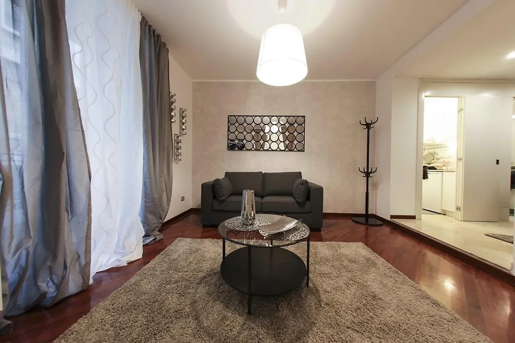 ميلان Hemeras Boutique Homes - Super Central Design Apartments