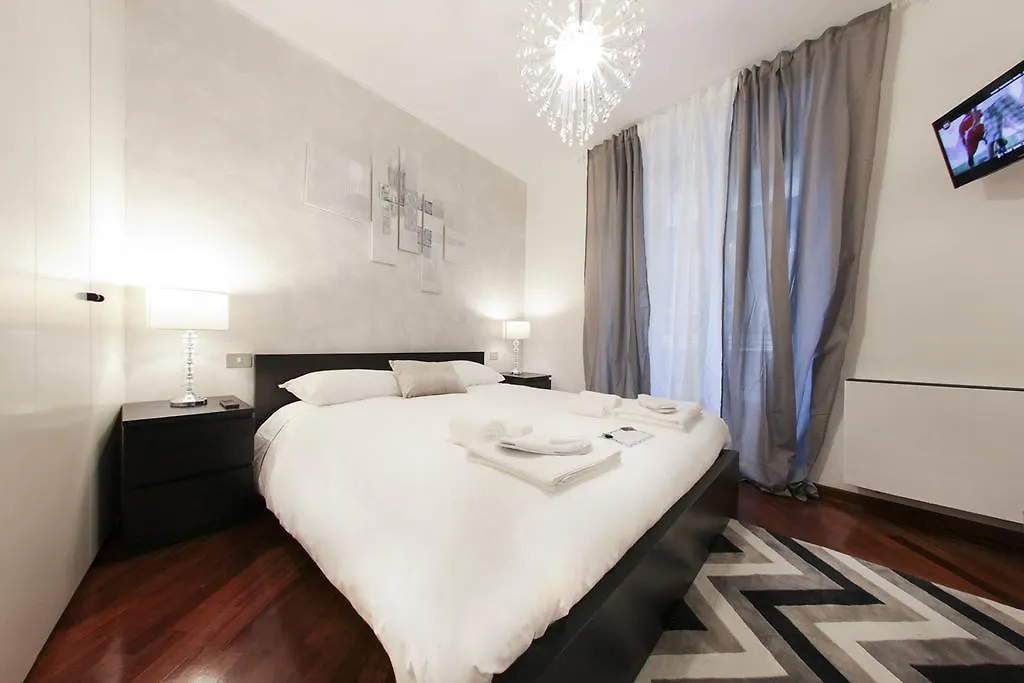 ميلان Hemeras Boutique Homes - Super Central Design Apartments