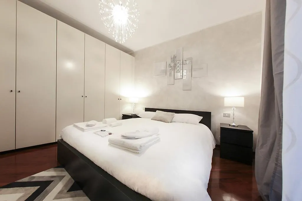 ميلان Hemeras Boutique Homes - Super Central Design Apartments