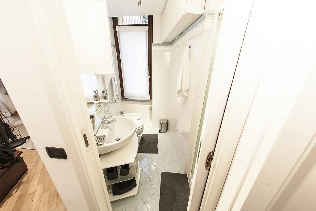 ميلان Hemeras Boutique Homes - Super Central Design Apartments