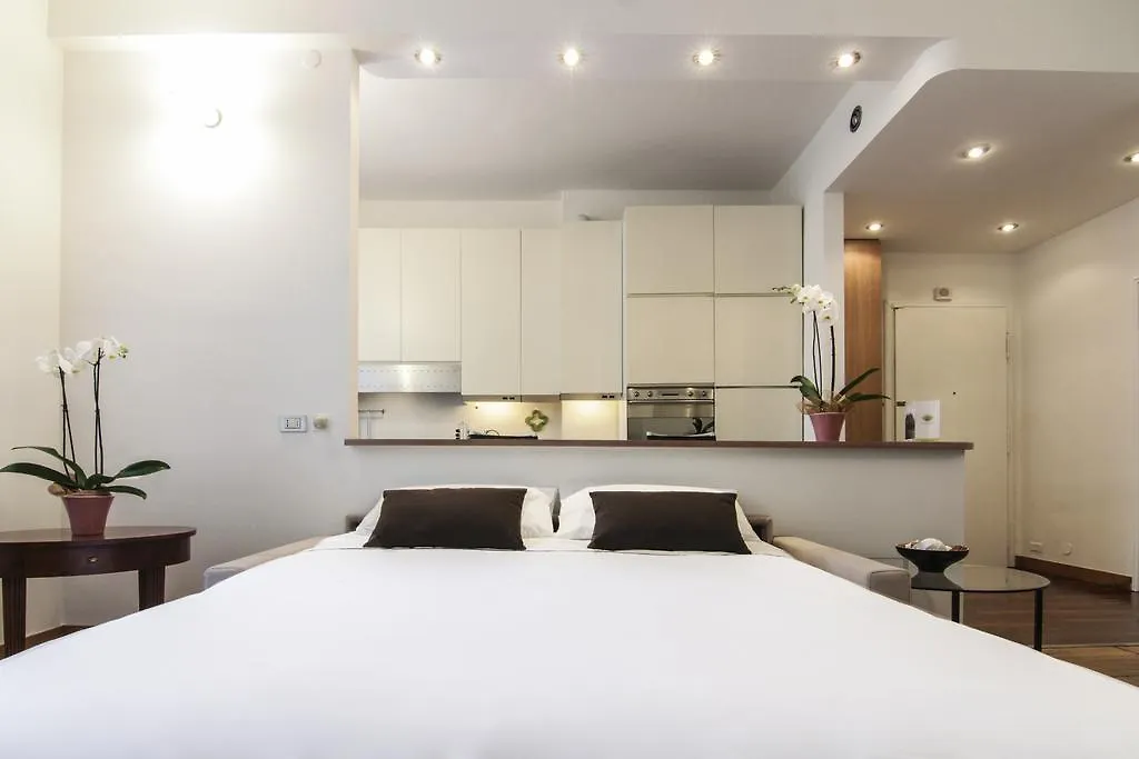 ميلان Hemeras Boutique Homes - Super Central Design Apartments