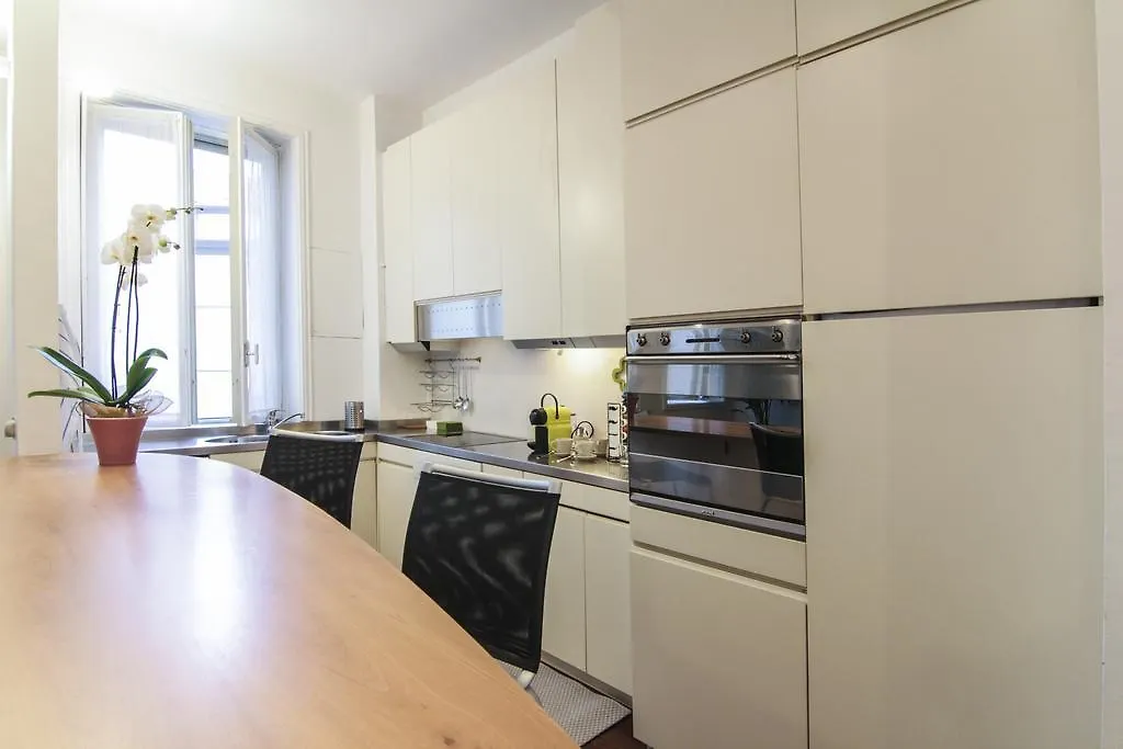 ميلان Hemeras Boutique Homes - Super Central Design Apartments