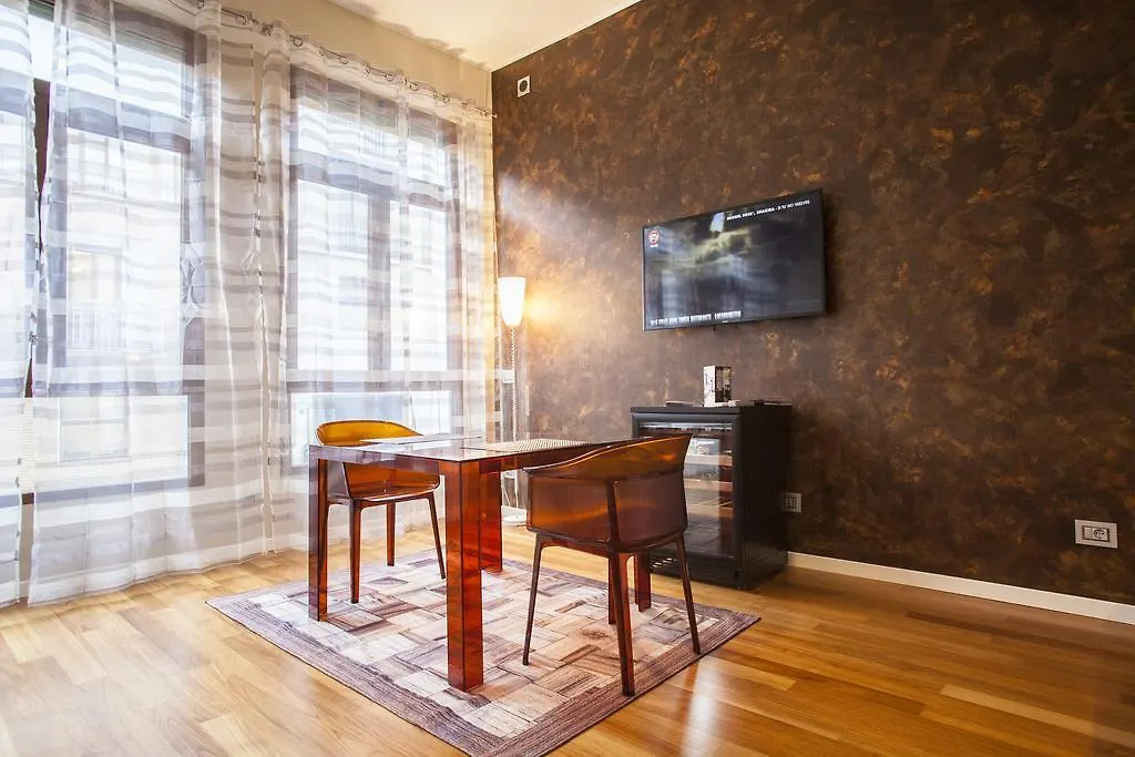 ميلان Hemeras Boutique Homes - Super Central Design Apartments