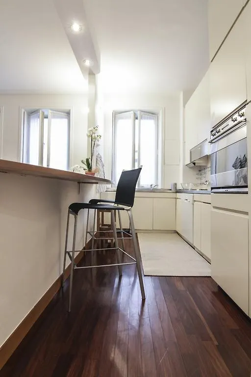 ميلان Hemeras Boutique Homes - Super Central Design Apartments