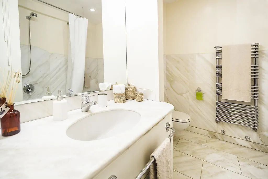 ميلان Hemeras Boutique Homes - Super Central Design Apartments