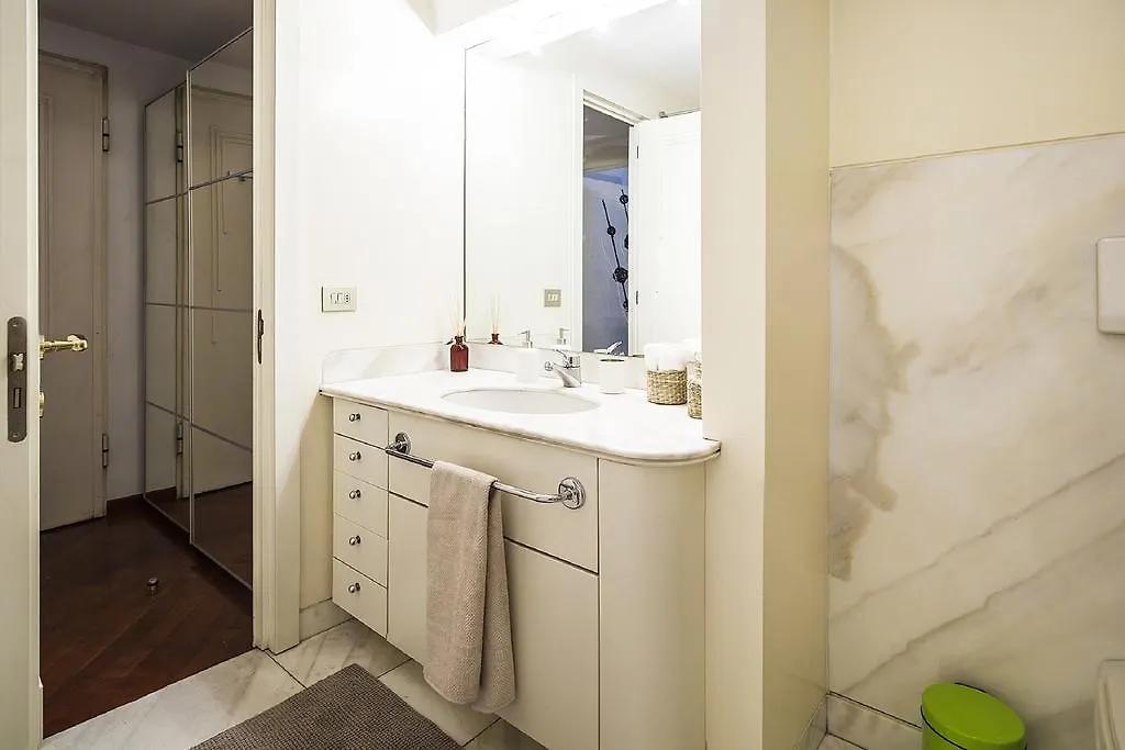 ميلان Hemeras Boutique Homes - Super Central Design Apartments