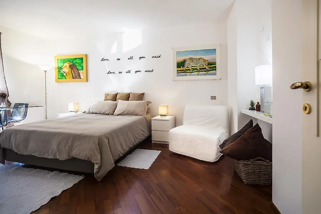 ميلان Hemeras Boutique Homes - Super Central Design Apartments