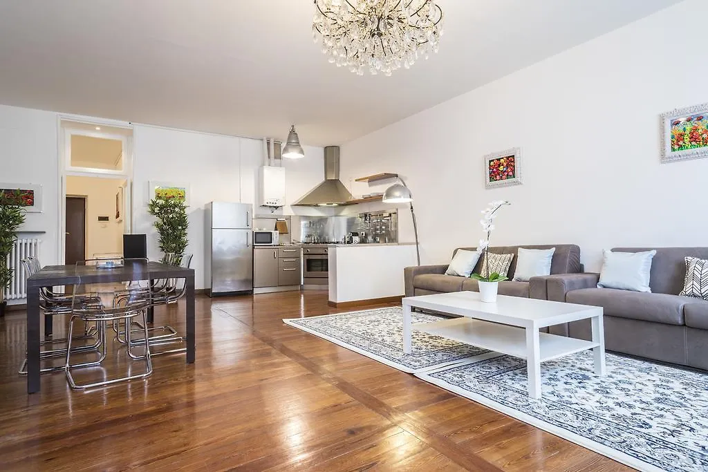 ميلان Hemeras Boutique Homes - Super Central Design Apartments